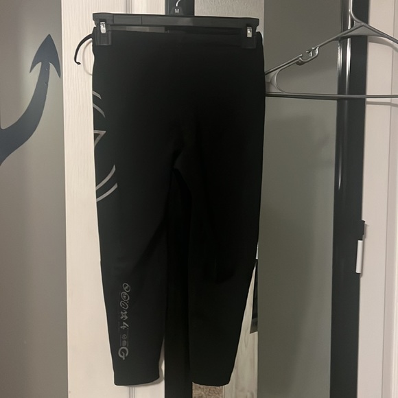 Lot of 2 virus pants and crops, green pair sold - Picture 9 of 9